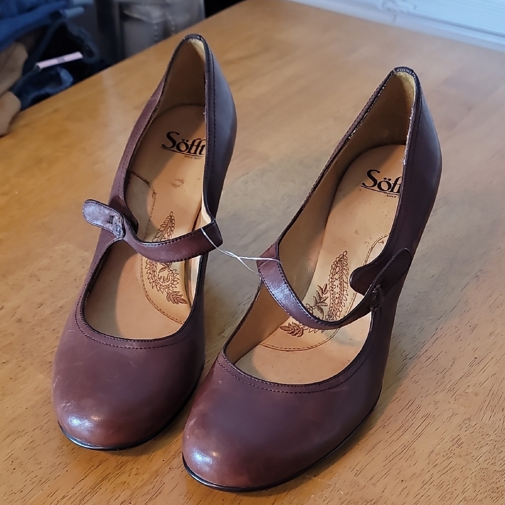 Sofft Women's Brown Mary Jane Heels
